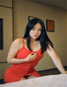 两个男孩子开车小黄说