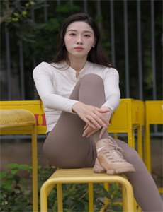 终于挺进小丹身体里了视频